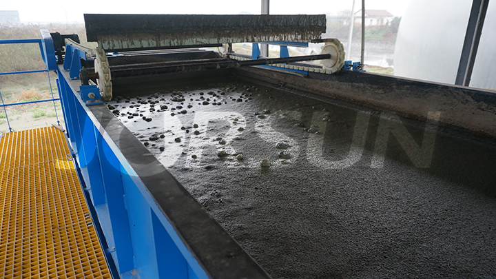 氣浮機在屠宰養(yǎng)殖業(yè)的現(xiàn)場運行圖